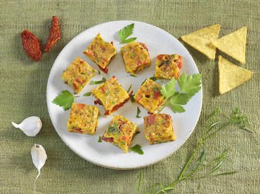 Tortilla de chips aux tomates séchées et poivron